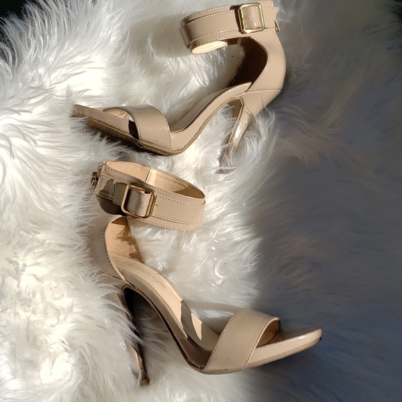 Wild Diva BRIDGET-01 Buckle Ankle Strap sandals - Picture 6 of 9